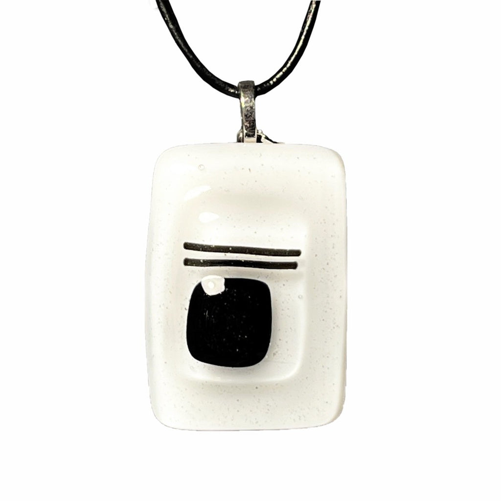 Pendentif blanc et noir en verre fusionné N°8 - Nos Colonnes